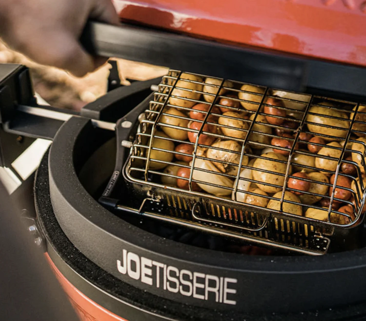 Kamado Joe JoeTisserie Basket Set Spit Mand - Image 6